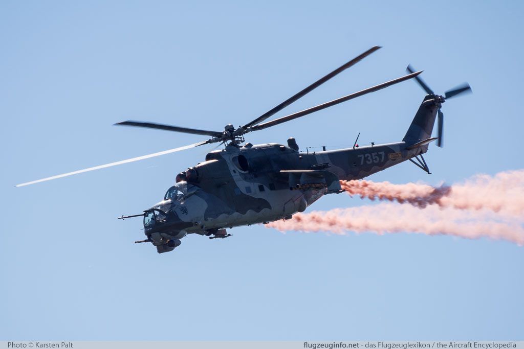Mil Mi-24V Czech Air Force 7357 087357 Flugtag Breitscheid 2015 Breitscheid (EDGB) 2015-08-30 � Karsten Palt, ID 12108 Mil Mi-24V Czech Air Force 7357 087357 Flugtag Breitscheid 2015 Breitscheid (EDGB) 2015-08-30 � Karsten Palt, ID 12108