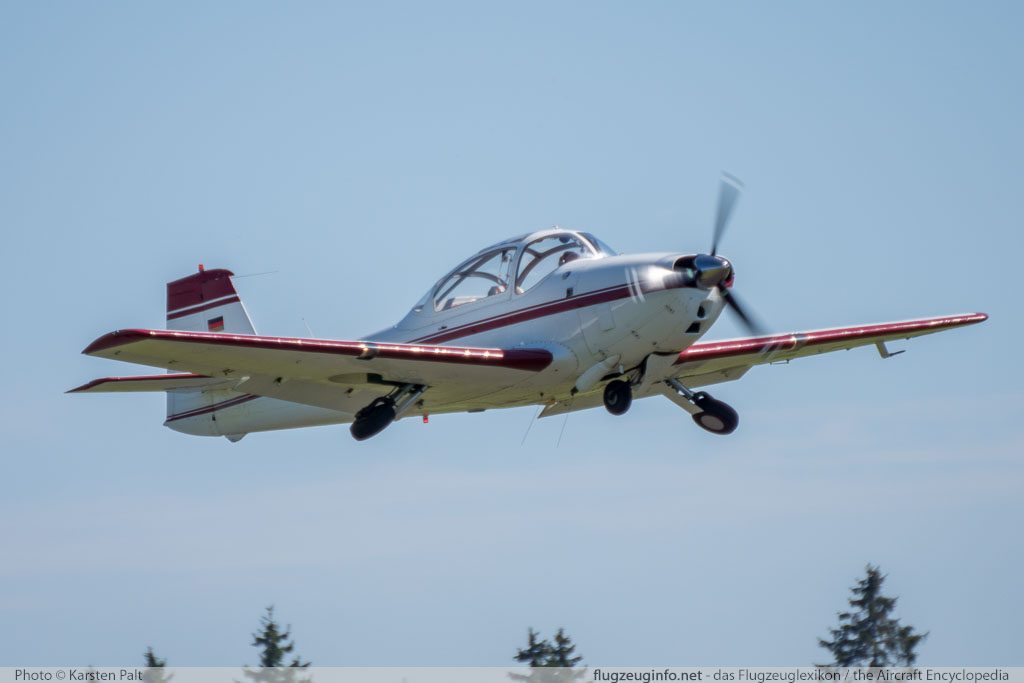 Piaggio / Focke-Wulf P-149D D-EDPO 168 Flugtag Breitscheid 2015 Breitscheid (EDGB) 2015-08-30 � Karsten Palt, ID 12120 Piaggio / Focke-Wulf P-149D D-EDPO 168 Flugtag Breitscheid 2015 Breitscheid (EDGB) 2015-08-30 � Karsten Palt, ID 12120