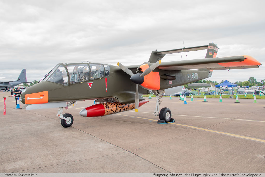 North American Rockwell OV-10B Bronco Bronco Demo Team G-ONAA 338-3 Royal International Air Tattoo 2016 RAF Fairford (EGVA / FFD) 2016-07-09 � Karsten Palt, ID 12897 North American Rockwell OV-10B Bronco Bronco Demo Team G-ONAA 338-3 Royal International Air Tattoo 2016 RAF Fairford (EGVA / FFD) 2016-07-09 � Karsten Palt, ID 12897