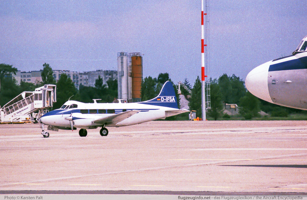De Havilland DH 104 7Xc Dove Braun & Euchner Flugdienst D-IFSA 04531  Berlin - Schönefeld (EDDB / SXF) 2001-05-19 ï¿½ Karsten Palt, ID 11910