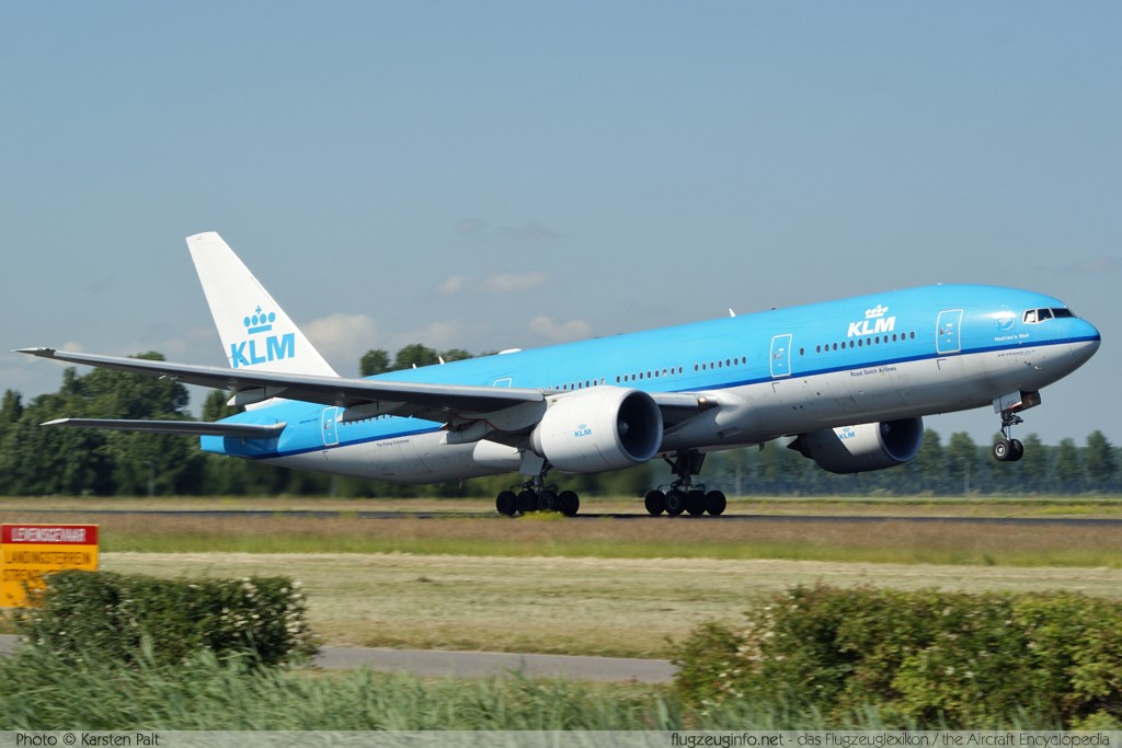 Boeing 777-206ER KLM - Royal Dutch Airlines PH-BQH 32705 / 493  Amsterdam-Schiphol (EHAM / AMS) 2009-06-23 � Karsten Palt, ID 2435