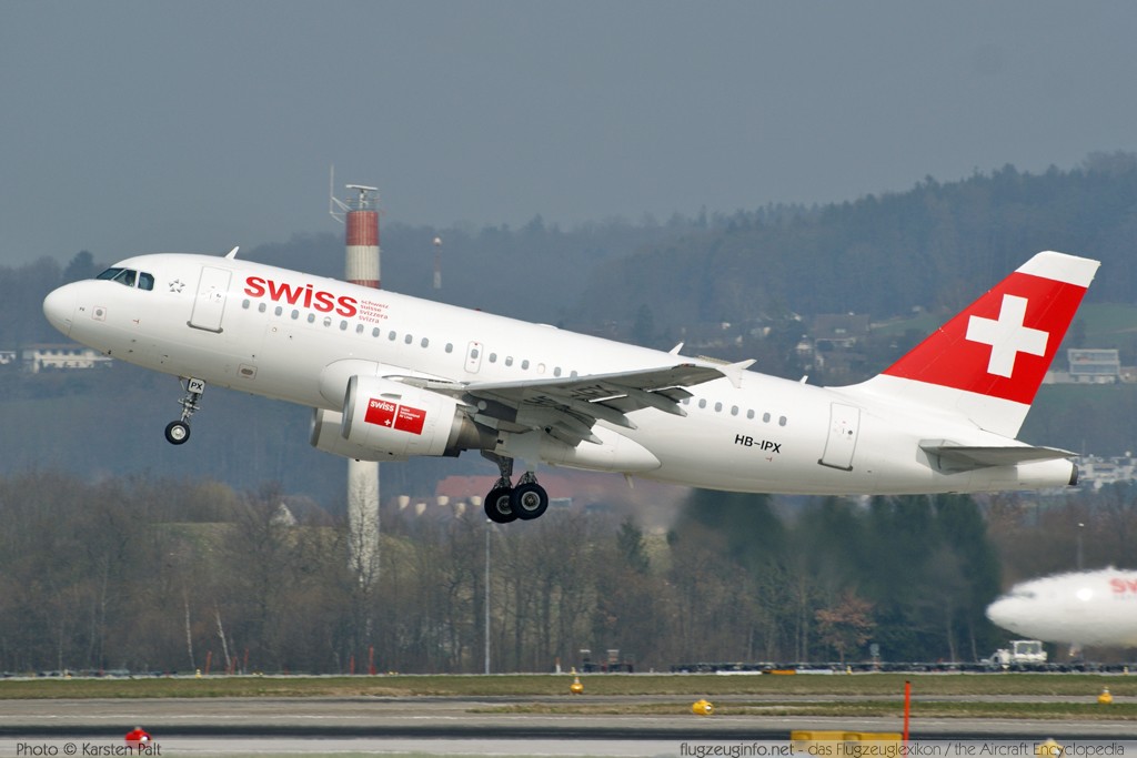 Airbus A319-112 Swiss Intl Air Lines HB-IPX 612 Zürich (LSZH / ZRH) 2009-04-04 � Karsten Palt, ID 1922 Airbus A319-112 Swiss Intl Air Lines HB-IPX 612 Zürich (LSZH / ZRH) 2009-04-04 � Karsten Palt, ID 1922