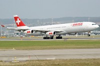 Airbus A340-313X Swiss Intl Air Lines HB-JMH 585  Zürich (LSZH / ZRH) 2009-04-04, Photo by: Karsten Palt