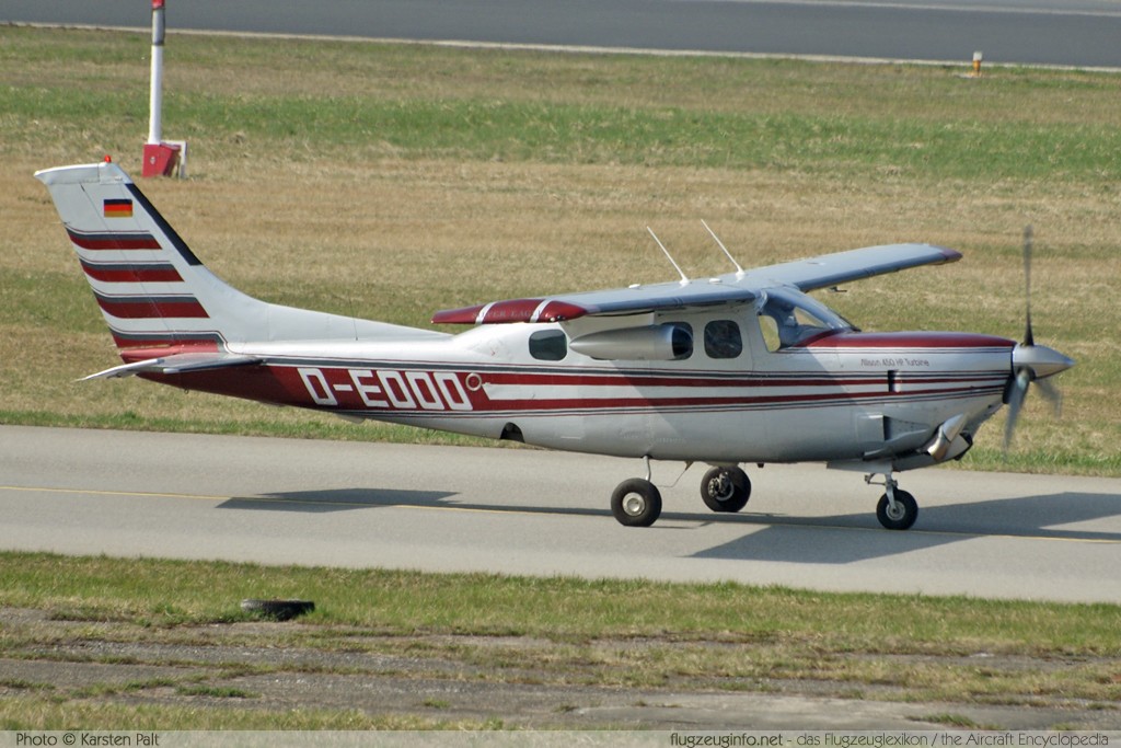 Cessna P210N Pressurized Centurion  D-EOOO P210-00439  Friedrichshafen (EDNY / FDH) 2009-04-03 � Karsten Palt, ID 1746
