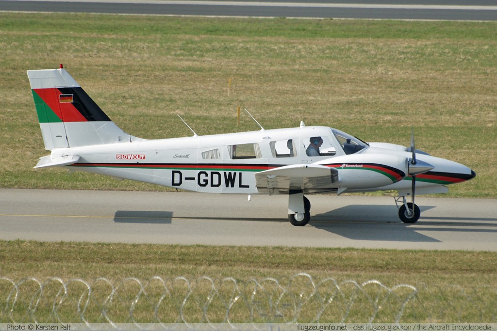 Piper PA-34-220T Seneca III  D-GDWL 34-48025  Friedrichshafen (EDNY / FDH) 2009-04-03 � Karsten Palt, ID 1757