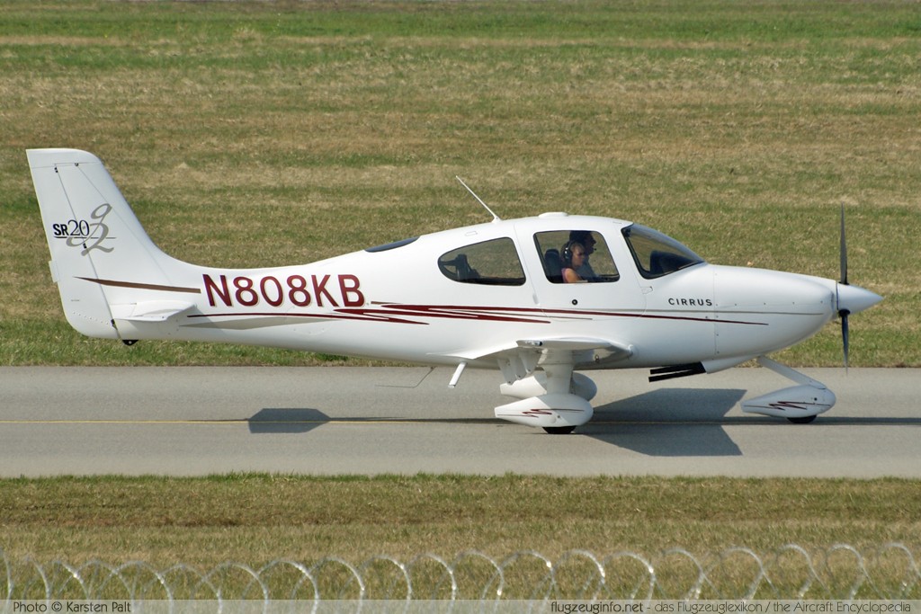 Cirrus SR20 G2 N808KB 1477 Friedrichshafen (EDNY / FDH) 2009-04-03 � Karsten Palt, ID 1820 Cirrus SR20 G2 N808KB 1477 Friedrichshafen (EDNY / FDH) 2009-04-03 � Karsten Palt, ID 1820
