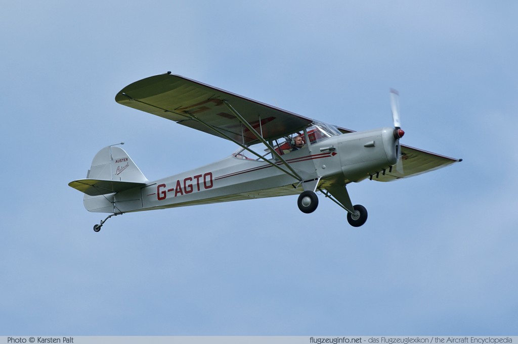 Taylorcraft J-1 Autocrat G-AGTO 1822 Old Warden Aerodrome Biggleswade 2013-05-19 � Karsten Palt, ID 7072 Taylorcraft J-1 Autocrat G-AGTO 1822 Old Warden Aerodrome Biggleswade 2013-05-19 � Karsten Palt, ID 7072