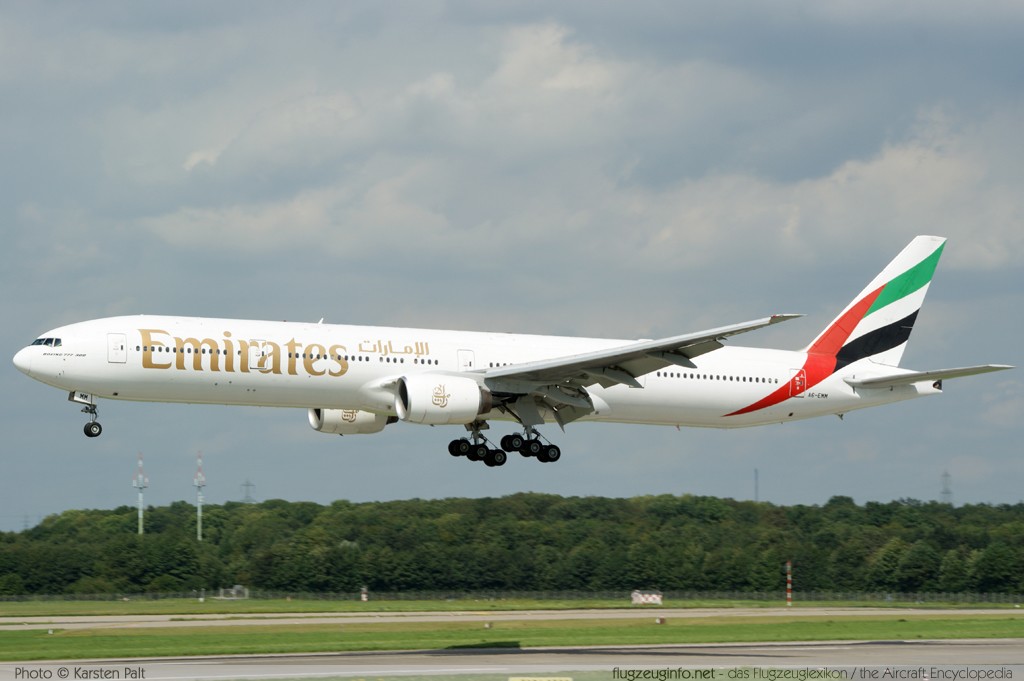 Boeing 777-31H Emirates Airlines A6-EMM 29062 / 256 Düsseldorf International (EDDL / DUS) 2010-08-21 � Karsten Palt, ID 4040 Boeing 777-31H Emirates Airlines A6-EMM 29062 / 256 Düsseldorf International (EDDL / DUS) 2010-08-21 � Karsten Palt, ID 4040