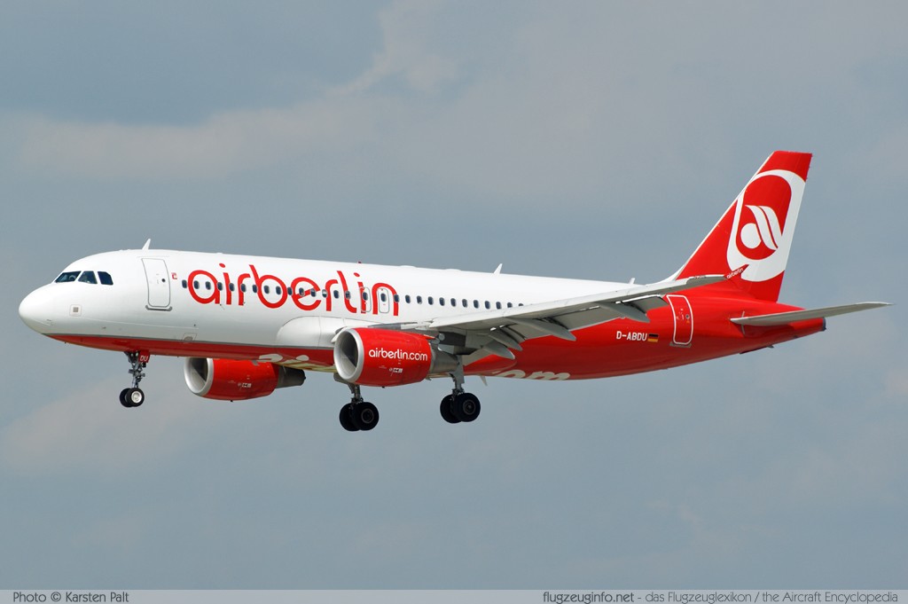 Airbus A320-214 Air Berlin D-ABDU 3516 Düsseldorf International (EDDL / DUS) 2010-08-21 � Karsten Palt, ID 4057 Airbus A320-214 Air Berlin D-ABDU 3516 Düsseldorf International (EDDL / DUS) 2010-08-21 � Karsten Palt, ID 4057