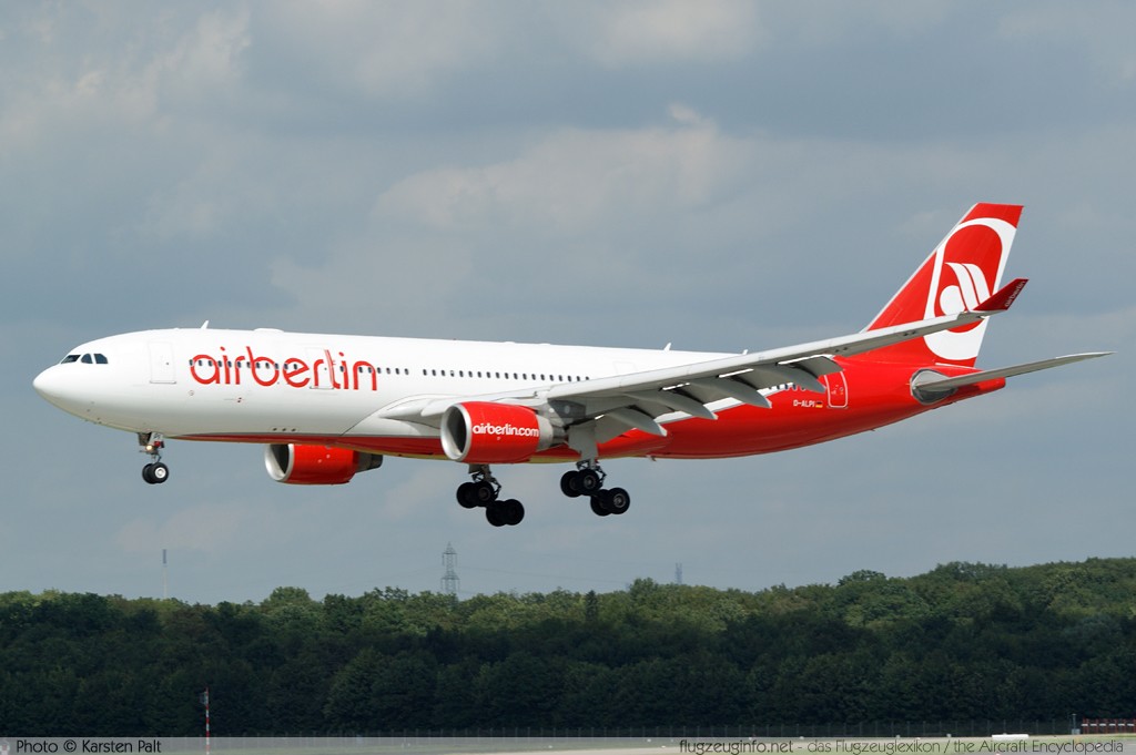 Airbus A330-223 Air Berlin D-ALPI 828 Düsseldorf International (EDDL / DUS) 2010-08-21 � Karsten Palt, ID 4072 Airbus A330-223 Air Berlin D-ALPI 828 Düsseldorf International (EDDL / DUS) 2010-08-21 � Karsten Palt, ID 4072