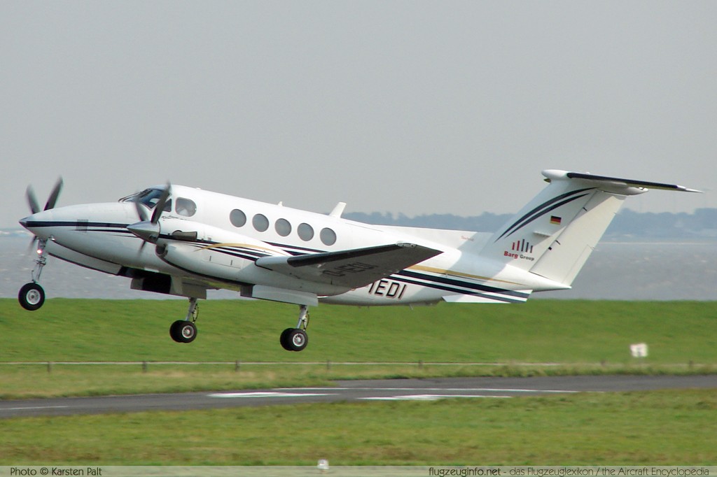 Beech B200 Super King Air Barg Group D-IEDI BB-1633 Wilhelmshaven-Mariensiel (EDWI / WVN) 2007-09-27 � Karsten Palt, ID 719 Beech B200 Super King Air Barg Group D-IEDI BB-1633 Wilhelmshaven-Mariensiel (EDWI / WVN) 2007-09-27 � Karsten Palt, ID 719