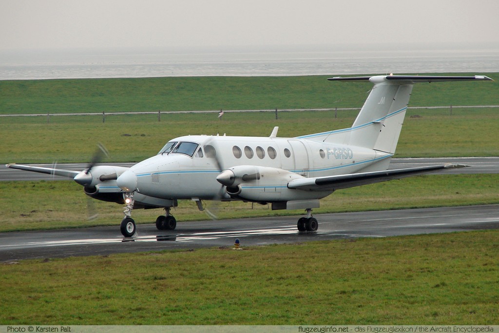 Beech B200C Super King Air Blackhawk XP F-GRSO BL-11 Wilhelmshaven-Mariensiel (EDWI / WVN) 2009-11-12 � Karsten Palt, ID 3763 Beech B200C Super King Air Blackhawk XP F-GRSO BL-11 Wilhelmshaven-Mariensiel (EDWI / WVN) 2009-11-12 � Karsten Palt, ID 3763