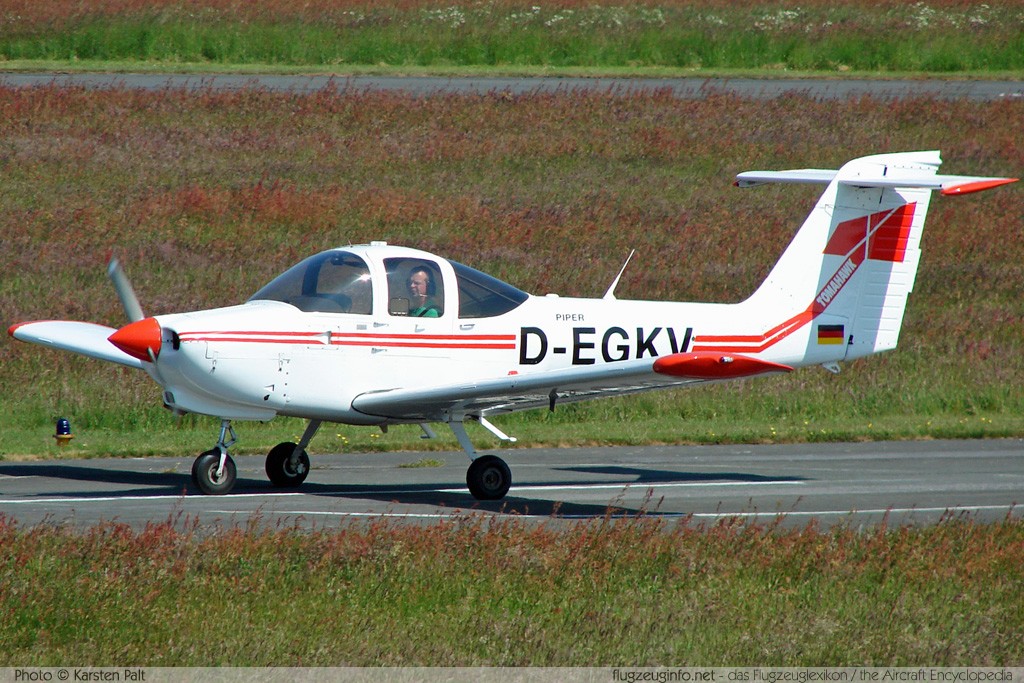 Piper PA-38-112 Tomahawk D-EGKV 38-79A0123 Wilhelmshaven-Mariensiel (EDWI / WVN) 2008-05-22 � Karsten Palt, ID 803 Piper PA-38-112 Tomahawk D-EGKV 38-79A0123 Wilhelmshaven-Mariensiel (EDWI / WVN) 2008-05-22 � Karsten Palt, ID 803