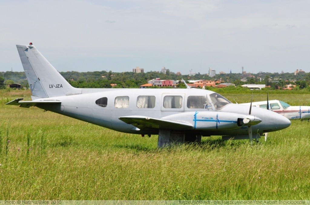 Piper PA-31 Navajo LV-JZA Nu Guazu (Campo Grande), Asunción 2010-01-14 ďż˝ Hartmut Ehlers, ID 2995 Piper PA-31 Navajo LV-JZA Nu Guazu (Campo Grande), Asunción 2010-01-14 ďż˝ Hartmut Ehlers, ID 2995