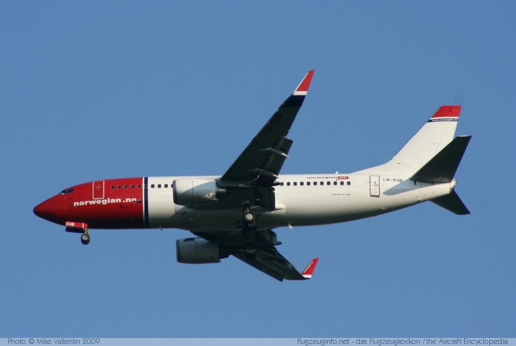 Boeing 737-31S Norwegian Air Shuttle LN-KHB 29264 / 3070 Berlin - Schönefeld (EDDB / SXF) 2009-06-01 � Mike Vallentin, ID 2941 Boeing 737-31S Norwegian Air Shuttle LN-KHB 29264 / 3070 Berlin - Schönefeld (EDDB / SXF) 2009-06-01 � Mike Vallentin, ID 2941