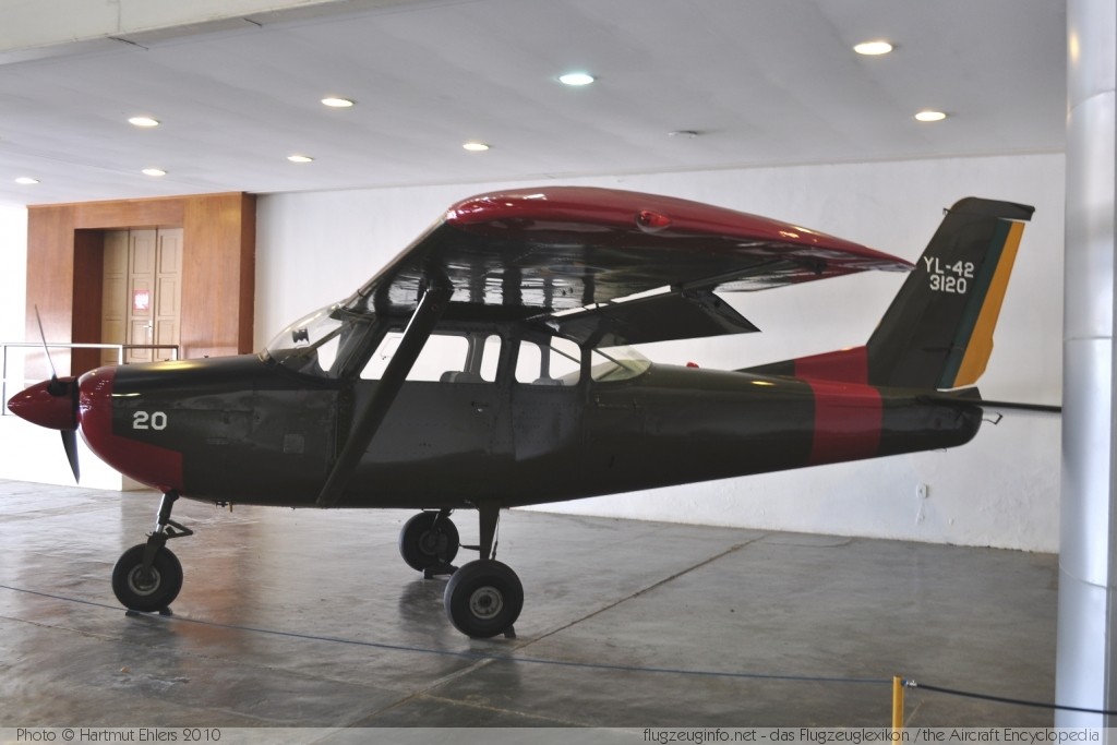 Neiva YL-42 (420L) Regente ELO Brazilian Air Force / Forca Aerea Brasileira (FAB) 3120 3501 Museu Aéroespacial (MUSAL), Campo dos Afonsos Base Aerea dos Afonsos - BAAF (SBAF) 2010-01-17 � Hartmut Ehlers, ID 3116 Neiva YL-42 (420L) Regente ELO Brazilian Air Force / Forca Aerea Brasileira (FAB) 3120 3501 Museu Aéroespacial (MUSAL), Campo dos Afonsos Base Aerea dos Afonsos - BAAF (SBAF) 2010-01-17 � Hartmut Ehlers, ID 3116