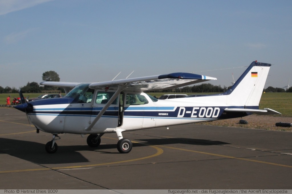 Cessna-Reims F172N Skyhawk II Aero-Club Hamburg Motorflug e.V. D-EOOD F172-1958  Husum-Schwesing (EDXJ) 2009-09-19 � Hartmut Ehlers, ID 2963