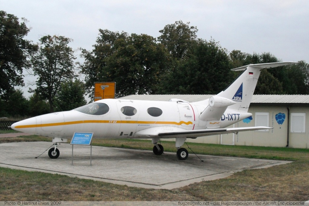 HPA High Performance Aircraft TT-62 Alekto D-IXTT 0001 Anklam (EDCA) 2009-09-26 � Hartmut Ehlers, ID 2965 HPA High Performance Aircraft TT-62 Alekto D-IXTT 0001 Anklam (EDCA) 2009-09-26 � Hartmut Ehlers, ID 2965