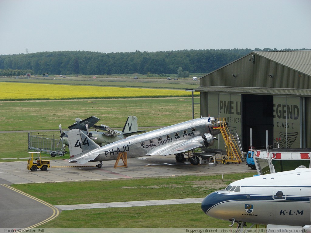 Douglas DC-2-142 (R2D-1) Aviodrome NC39165 1404 Nationaal Luchtvaart-Themapark Aviodrome Lelystad (EHLE / LEY) 2008-06-21 � Karsten Palt, ID 972 Douglas DC-2-142 (R2D-1) Aviodrome NC39165 1404 Nationaal Luchtvaart-Themapark Aviodrome Lelystad (EHLE / LEY) 2008-06-21 � Karsten Palt, ID 972