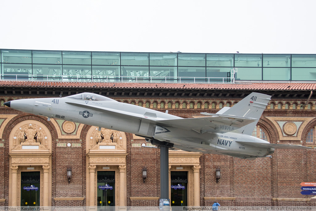 McDonnell Douglas / Boeing F/A-18A Hornet United States Navy 161725 0076/A054 California Science Center Los Angeles, CA 2015-05-31 � Karsten Palt, ID 11235 McDonnell Douglas / Boeing F/A-18A Hornet United States Navy 161725 0076/A054 California Science Center Los Angeles, CA 2015-05-31 � Karsten Palt, ID 11235