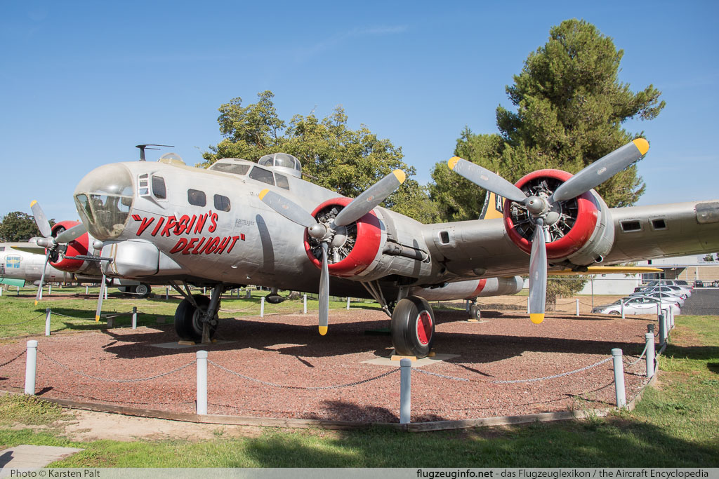 Boeing B-17G Flying Fortress (299P) United States Army Air Forces (USAAF) 43-38635 9613 Castle Air Museum Atwater, CA 2016-10-10 � Karsten Palt, ID 13196