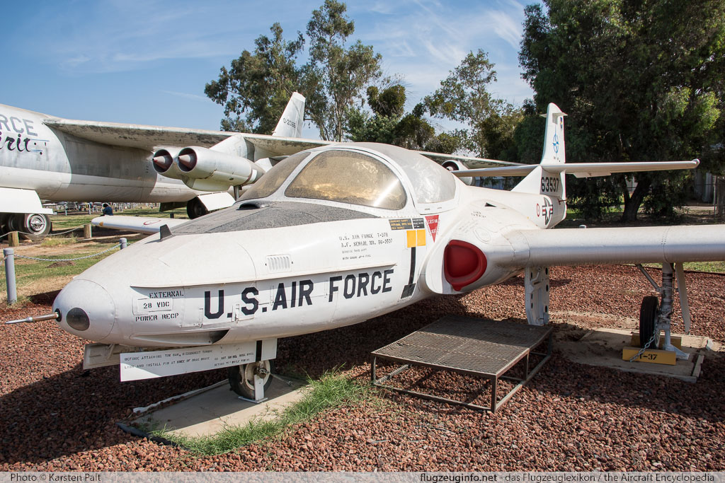 Cessna T-37B Tweety Bird United States Air Force (USAF) 56-3537 40109 Castle Air Museum Atwater, CA 2016-10-10 � Karsten Palt, ID 13209 Cessna T-37B Tweety Bird United States Air Force (USAF) 56-3537 40109 Castle Air Museum Atwater, CA 2016-10-10 � Karsten Palt, ID 13209