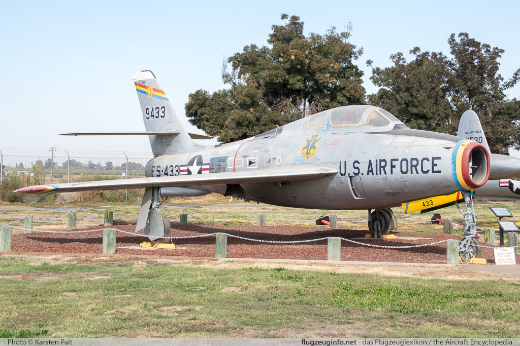 Republic F-84F Thunderstreak United States Air Force (USAF) 51-9433  Castle Air Museum Atwater, CA 2016-10-10 � Karsten Palt, ID 13269