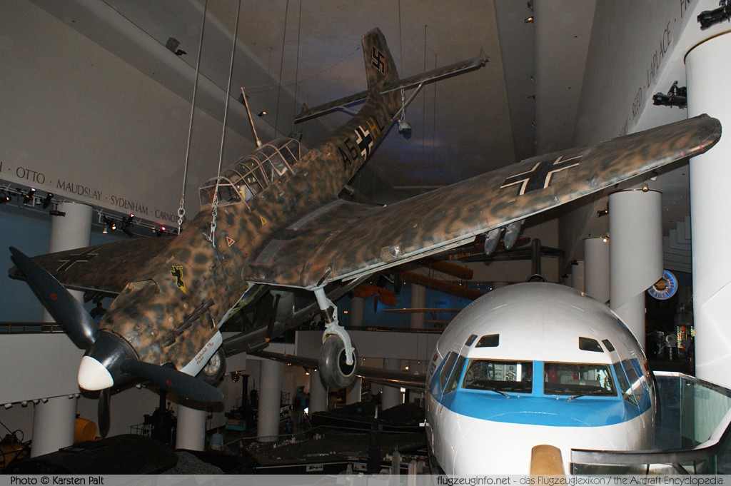 Junkers Ju 87B Stuka Luftwaffe (Wehrmacht) A5+HL 5954 Museum of Science and Industry Chicago, IL 2012-11-09 � Karsten Palt, ID 6384 Junkers Ju 87B Stuka Luftwaffe (Wehrmacht) A5+HL 5954 Museum of Science and Industry Chicago, IL 2012-11-09 � Karsten Palt, ID 6384