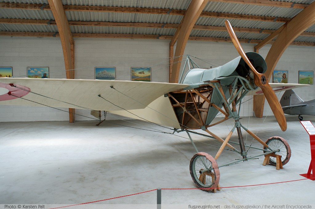 B&S Monoplan III    Danmarks Flymuseum Stauning 2011-06-30 � Karsten Palt, ID 4318