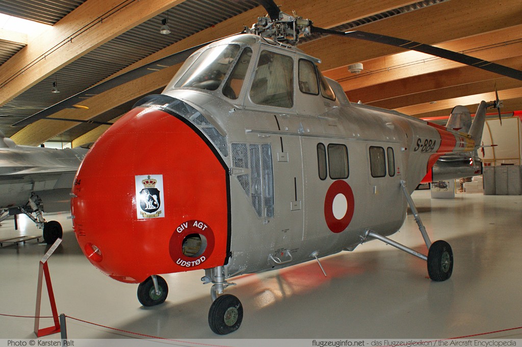 Sikorsky S-55C Royal Danish Air Force S-884 55-1032 Danmarks Flymuseum Stauning 2011-06-30 � Karsten Palt, ID 4364 Sikorsky S-55C Royal Danish Air Force S-884 55-1032 Danmarks Flymuseum Stauning 2011-06-30 � Karsten Palt, ID 4364