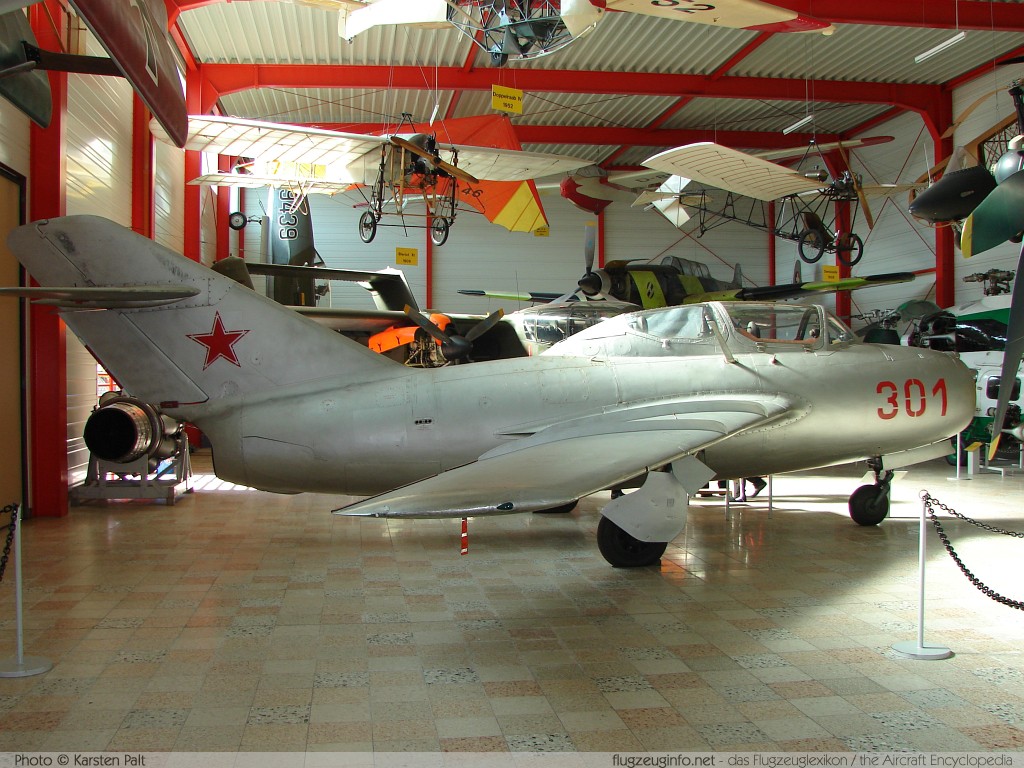 WSK PZL Mielec Lim 2M (Mikoyan Gurevich MiG-15UTI) Polish Air Force 301 3501 Flugausstellung L.+P. Junior Hermeskeil 2008-09-27 � Karsten Palt, ID 1419