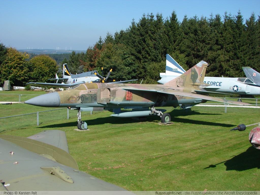Mikoyan Gurevich MiG-23ML German Air Force / Luftwaffe 20+19 390324617 Flugausstellung L.+P. Junior Hermeskeil 2008-09-27 � Karsten Palt, ID 1412