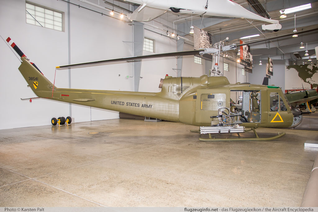 Bell Helicopter 204 UH-1B Iroquois United States Army 63-08541 763 Flying Heritage Collection Everett, WA 2016-04-12 � Karsten Palt, ID 12349