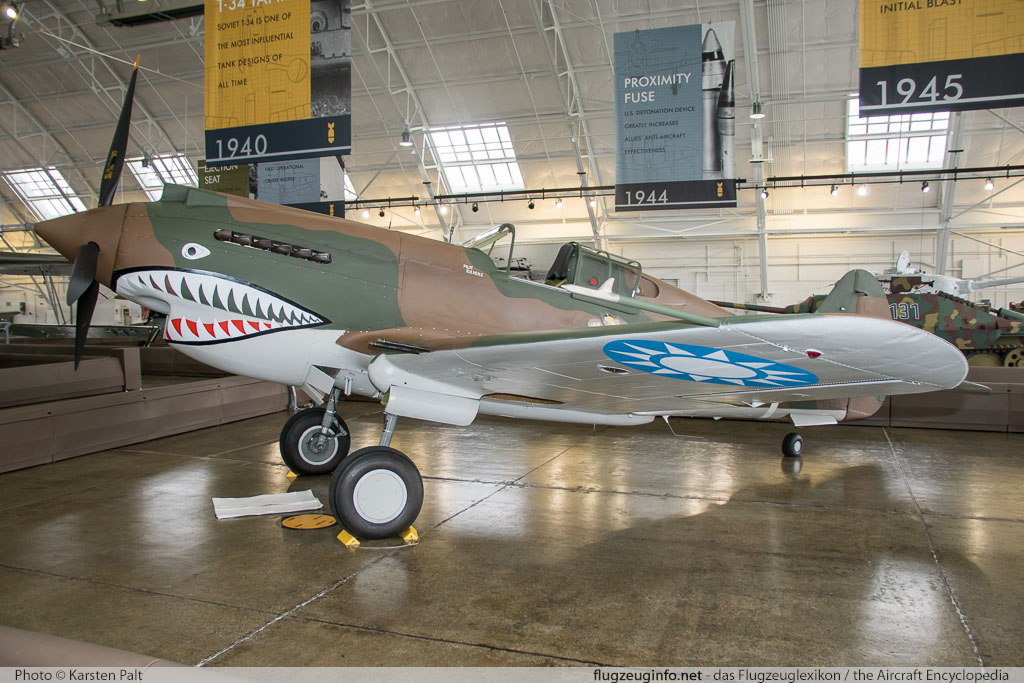 Curtiss P-40C Tomahawk Flying Heritage Collection NX2689 16194 Flying Heritage Collection Everett, WA 2016-04-12 � Karsten Palt, ID 12354