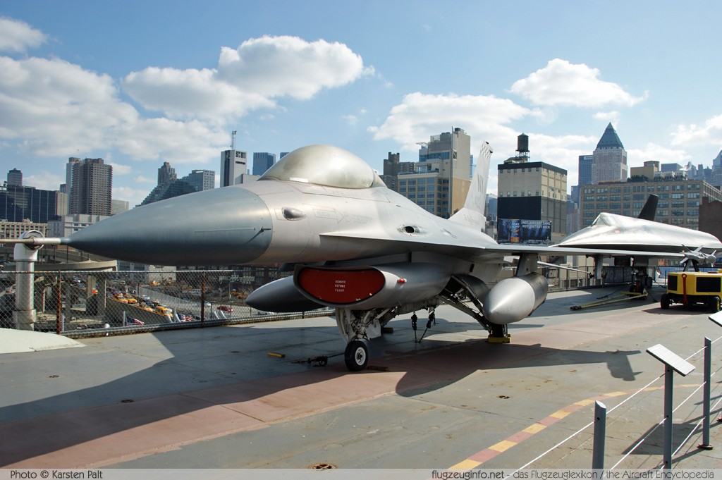 General Dynamics / Lockheed Martin F-16A United States Air Force (USAF) 79-0403 61-188 Intrepid Air, Space & Sea Museum New York City, NY 2014-03-09 � Karsten Palt, ID 7892