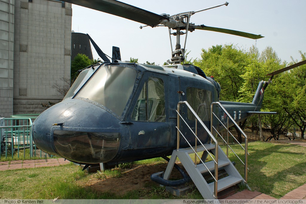 Bell Helicopter 204 UH-1B Iroquois Republic of Korea Air Force (ROKAF) 12-542 693 The War Memorial of Korea Seoul 2012-04-29 � Karsten Palt, ID 5602 Bell Helicopter 204 UH-1B Iroquois Republic of Korea Air Force (ROKAF) 12-542 693 The War Memorial of Korea Seoul 2012-04-29 � Karsten Palt, ID 5602