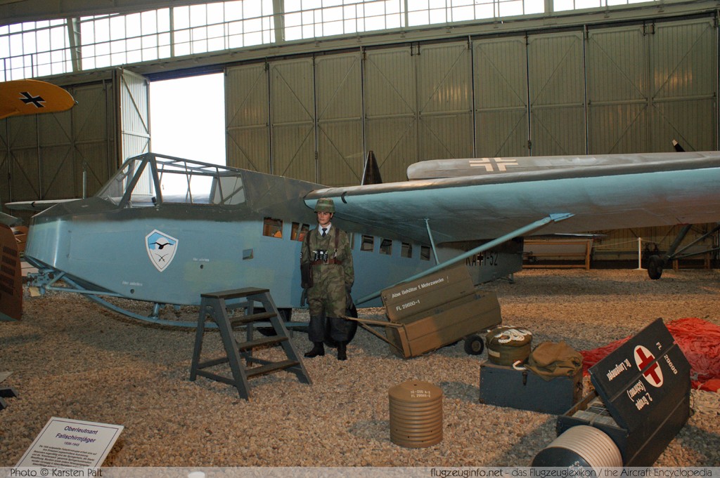DFS 230  KA+1-52 n/a, replica Luftwaffenmuseum Berlin - Gatow 2010-06-12 � Karsten Palt, ID 3483