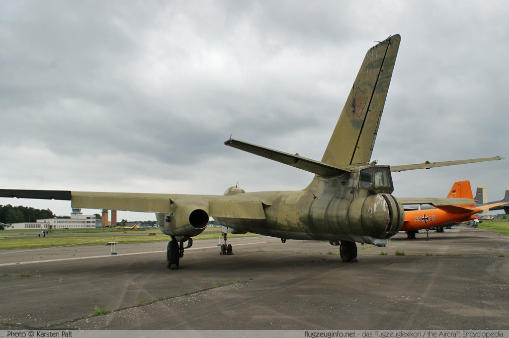Ilyushin Il-28B NVA - LSK/LV 208 55006448 Luftwaffenmuseum Berlin - Gatow 2010-06-12 � Karsten Palt, ID 3529 Ilyushin Il-28B NVA - LSK/LV 208 55006448 Luftwaffenmuseum Berlin - Gatow 2010-06-12 � Karsten Palt, ID 3529