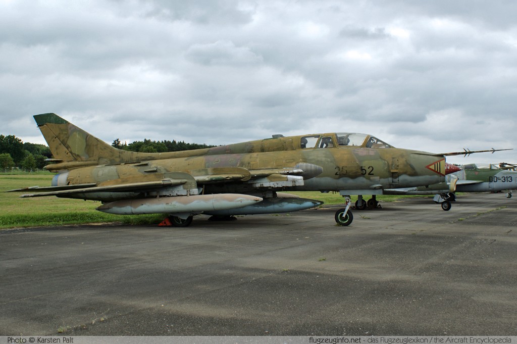 Suchoi Su-22UM-3K German Air Force / Luftwaffe 25+52 17532367001 Luftwaffenmuseum Berlin - Gatow 2010-06-12 � Karsten Palt, ID 3594