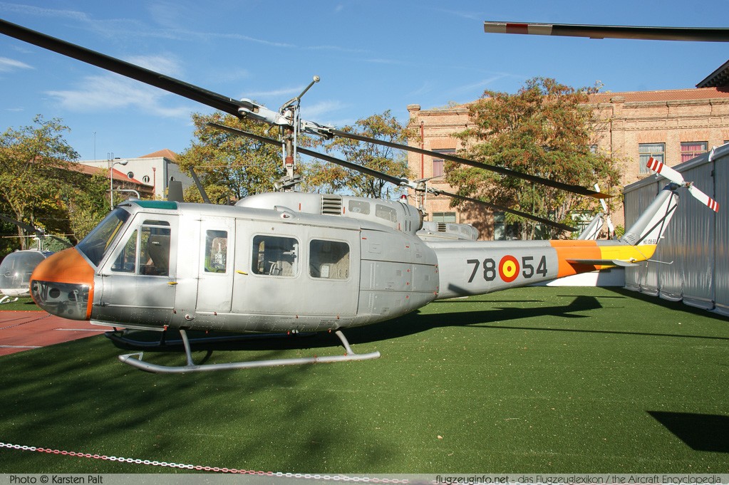 Bell Helicopter 205 UH-1H Spanish Air Force HE.10B-52 13552 Museo del Aire Madrid 2014-10-23 � Karsten Palt, ID 10611 Bell Helicopter 205 UH-1H Spanish Air Force HE.10B-52 13552 Museo del Aire Madrid 2014-10-23 � Karsten Palt, ID 10611