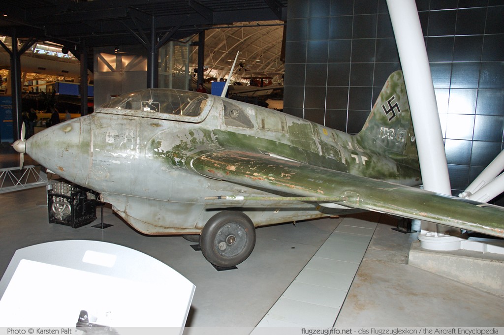Messerschmitt Me 163 B-1A Luftwaffe (Wehrmacht) 191301  NASM Udvar Hazy Center Chantilly, VA 2014-05-28 � Karsten Palt, ID 10314