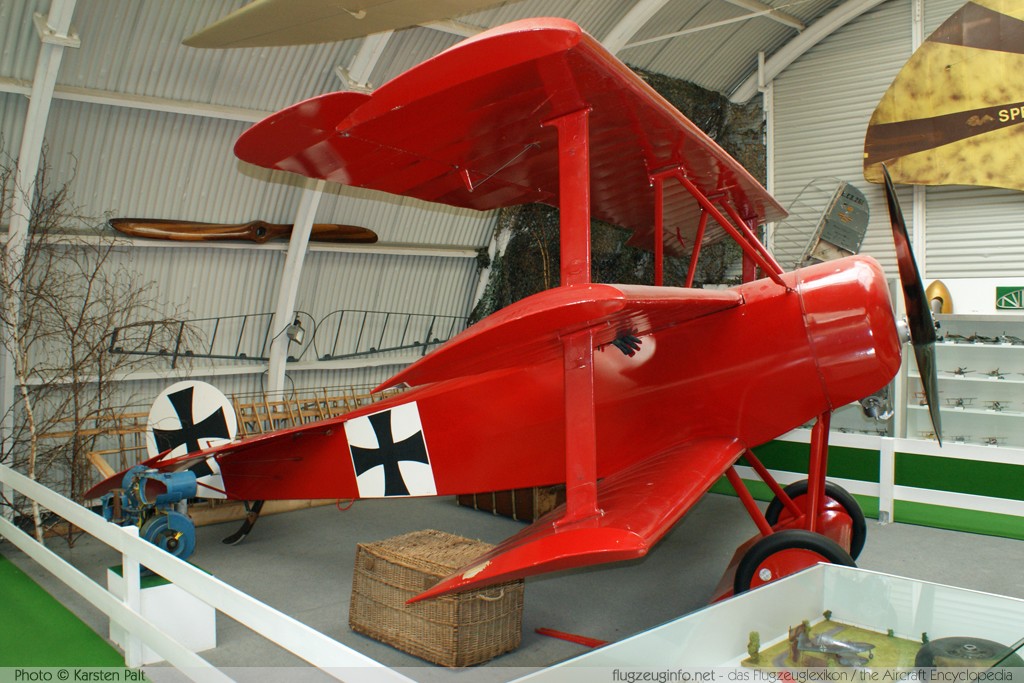 Fokker Dr. I Dreidecker Luftfahrtmuseum Manfred Pflumm Schwenningen (EDTS) 2009-04-04 � Karsten Palt, ID 1976 Fokker Dr. I Dreidecker Luftfahrtmuseum Manfred Pflumm Schwenningen (EDTS) 2009-04-04 � Karsten Palt, ID 1976