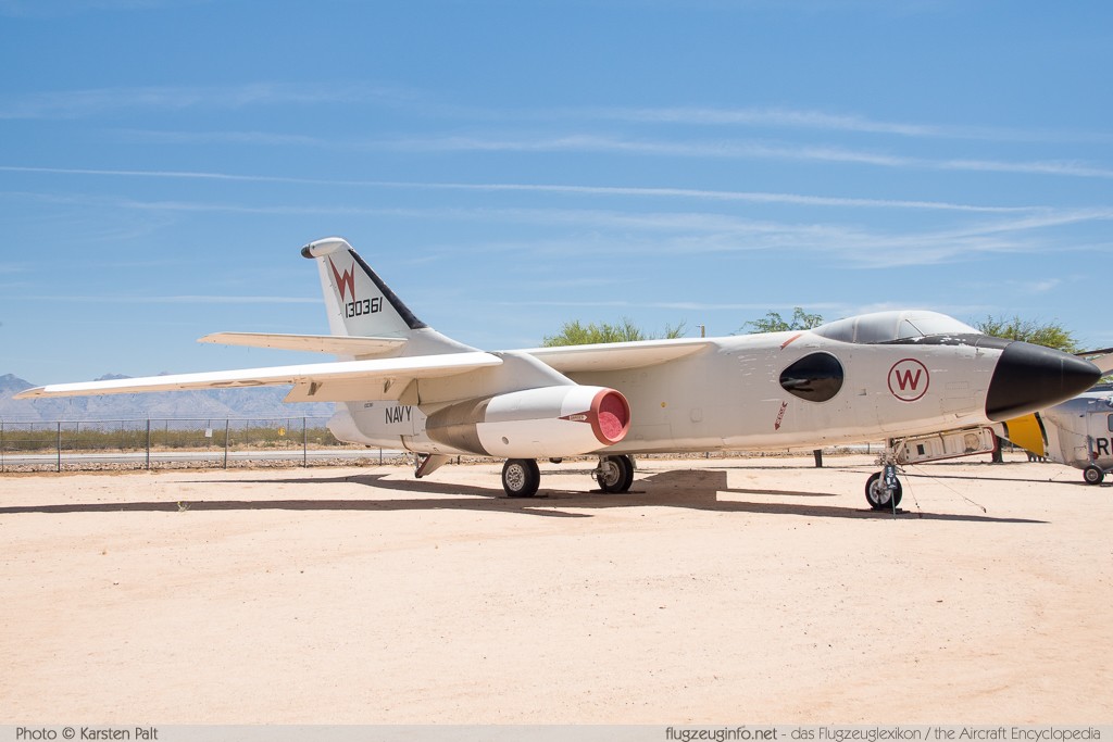 Douglas YEA-3A Skywarrior United States Navy 130361 12 / 9262 Pima Air and Space Museum Tucson, AZ 2015-06-03 � Karsten Palt, ID 11010
