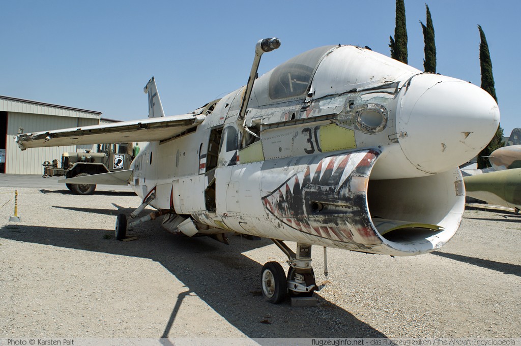 Ling-Temco-Vought LTV A-7A Corsair II United States Navy 152673 A-030 Planes of Fame Aircraft Museum Chino, CA 2012-06-12 � Karsten Palt, ID 6044