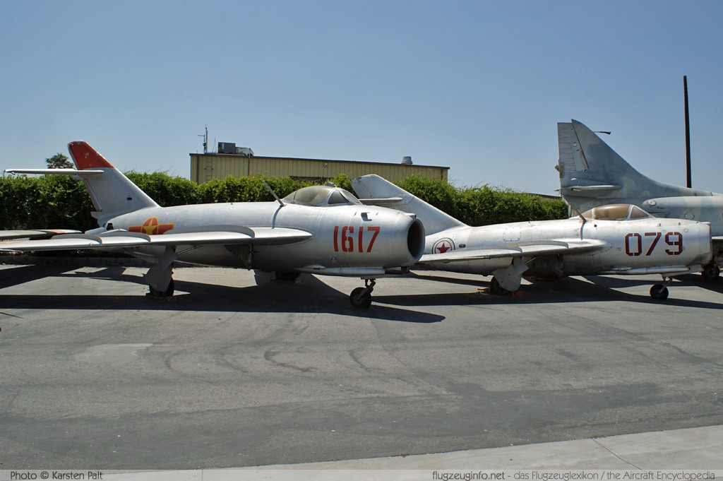      Planes of Fame Aircraft Museum Chino, CA 2012-06-12 � Karsten Palt, ID 6068