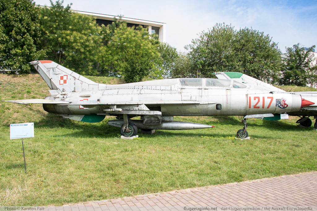 Mikoyan Gurevich MiG-21U-400 Polish Air Force 1217 661217 Polish Aviation Museum Krakow 2015-08-22 � Karsten Palt, ID 11629 Mikoyan Gurevich MiG-21U-400 Polish Air Force 1217 661217 Polish Aviation Museum Krakow 2015-08-22 � Karsten Palt, ID 11629