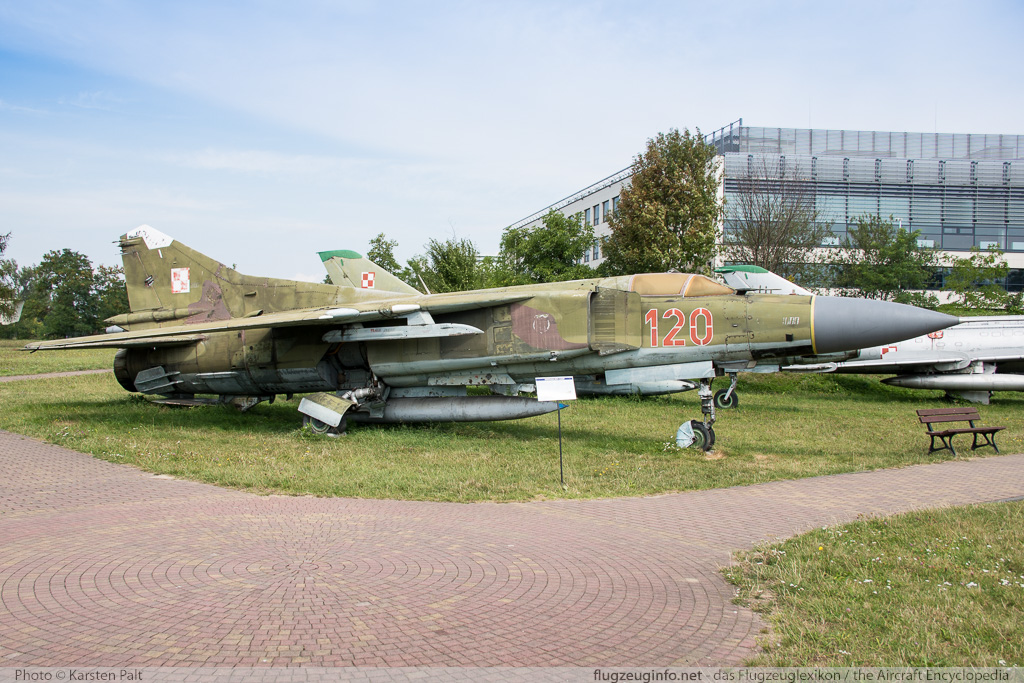 Mikoyan Gurevich MiG-23MF Polish Air Force 120 0390217120/12201 Polish Aviation Museum Krakow 2015-08-22 � Karsten Palt, ID 11632