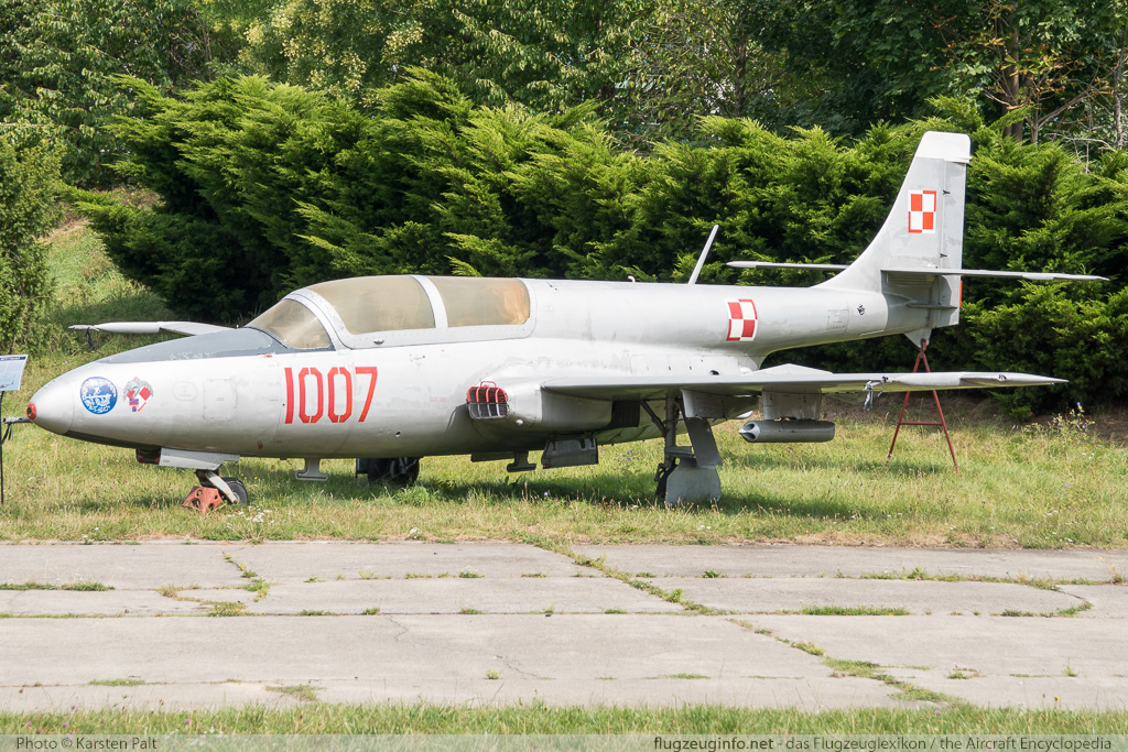 PZL Mielec TS-11-bis B Iskra Polish Air Force 1007 1H-1007 Polish Aviation Museum Krakow 2015-08-22 � Karsten Palt, ID 11661 PZL Mielec TS-11-bis B Iskra Polish Air Force 1007 1H-1007 Polish Aviation Museum Krakow 2015-08-22 � Karsten Palt, ID 11661