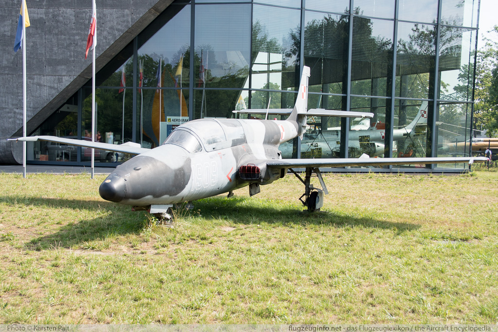 PZL Mielec TS-11R Polish Air Force 1909 3H-1909 Polish Aviation Museum Krakow 2015-08-22 � Karsten Palt, ID 11665 PZL Mielec TS-11R Polish Air Force 1909 3H-1909 Polish Aviation Museum Krakow 2015-08-22 � Karsten Palt, ID 11665