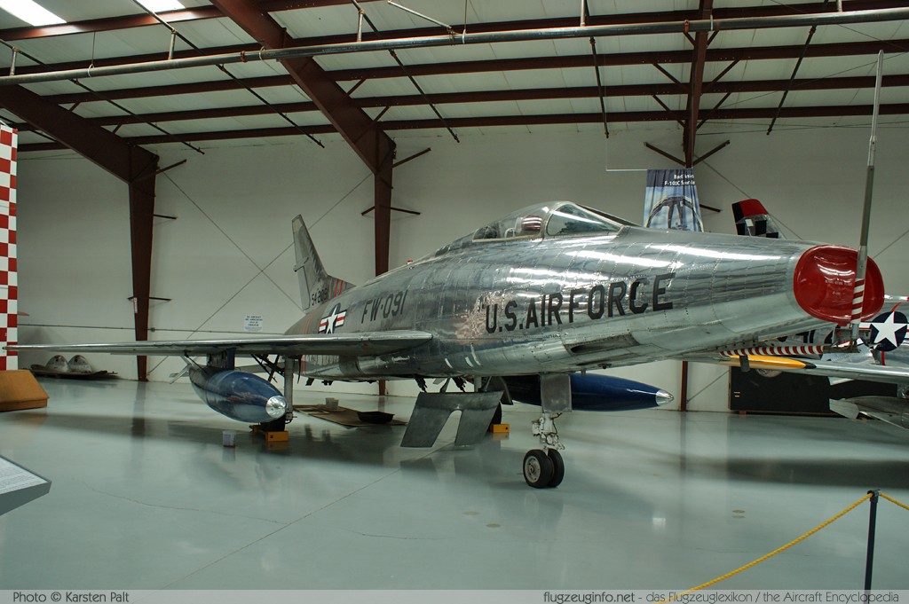 North American F-100C Super Sabre  N2011M 217-352 Yanks Air Museum Chino, CA 2012-06-12 � Karsten Palt, ID 6289